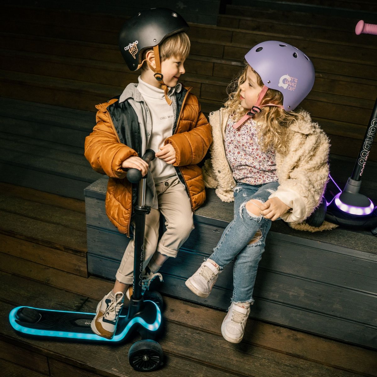 Самокат дитячий Cariboo LED star (black)