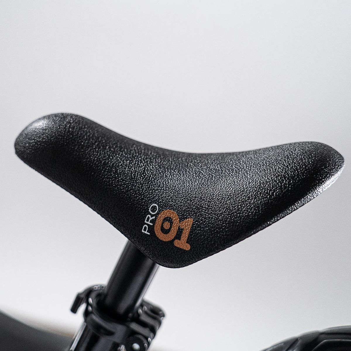 Беговел Cariboo Magnesium Pro Special Edition (black-bronze)