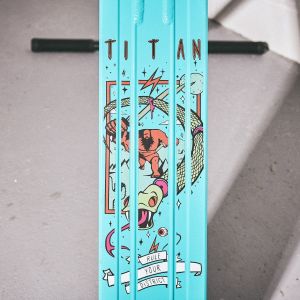 Трюковой самокат District Titan Complete Scooter (Powder Blue - Black)