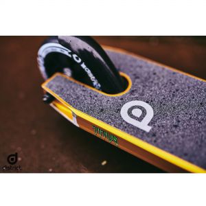Трюковой самокат District Titus Complete Scooter (Ano Gold - Black)