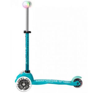Самокат Mini Micro Deluxe Aqua Magic LED (голубой)