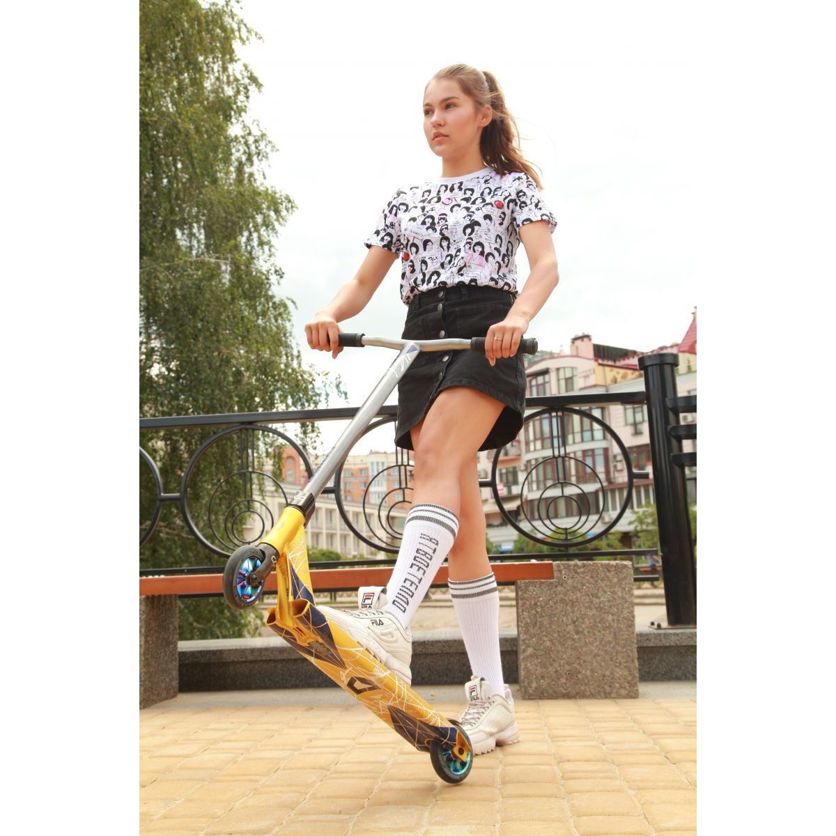 Трюковий самокат Crisp Scooters Inception Glow In The Dark White-Black Gold Metallic